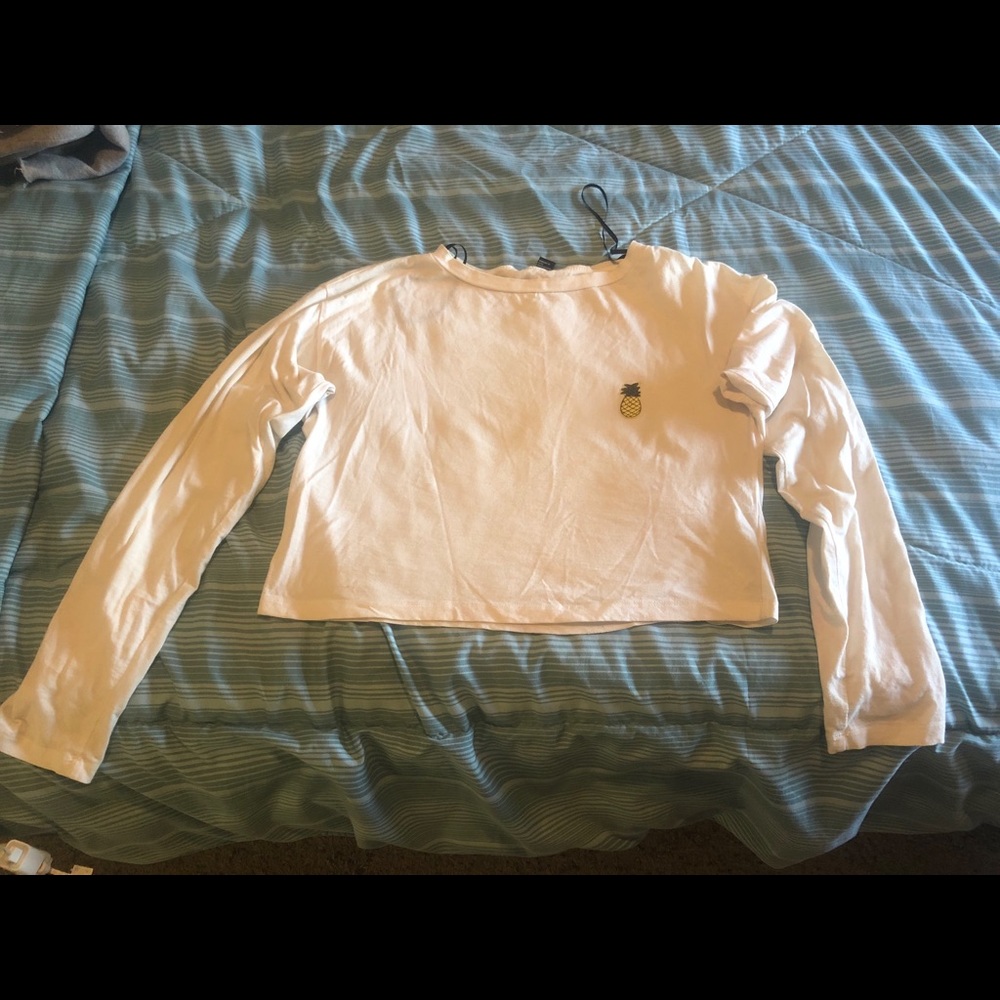 Cropped long sleeve shirt size small - like new